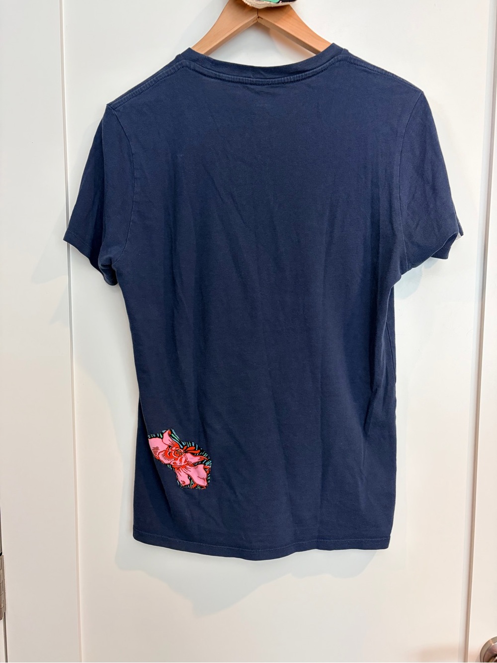 Upcycled Levi’s Floral Pocket Tee With Matching Scrunchie - Picture 3 of 10